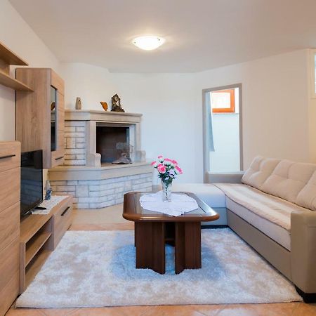 Apartments Alma Црвени-Врх Экстерьер фото