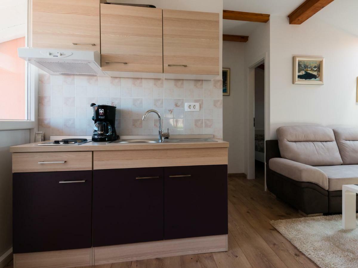 Apartments Alma Црвени-Врх Экстерьер фото